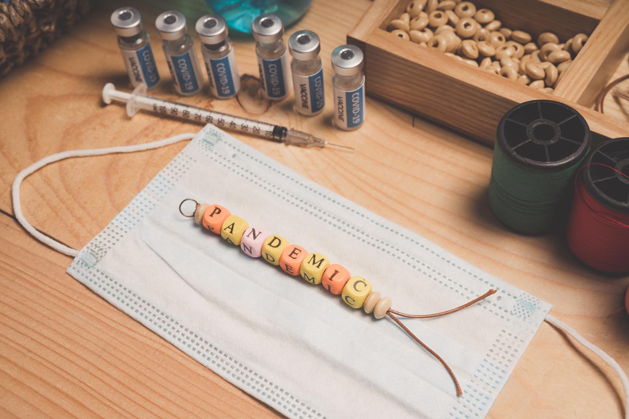 Großaufnahme Stickrahmen in der Werkstatt